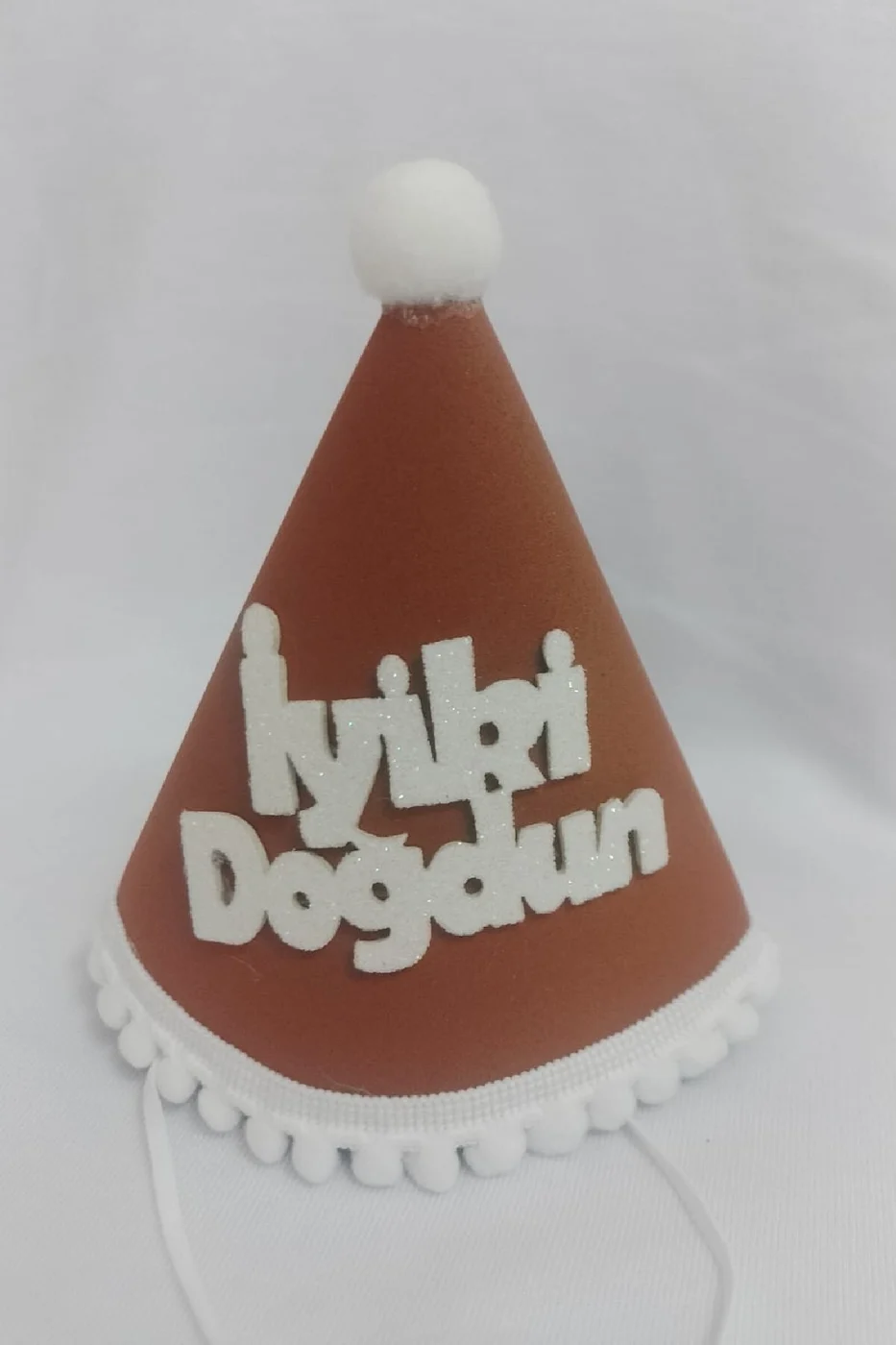 Kukuleta İyiki Doğdun Kahve Üzeri Beyaz Yazılı Doğum Günü Şapkası Mini Boy 13*13CM gorsel 4