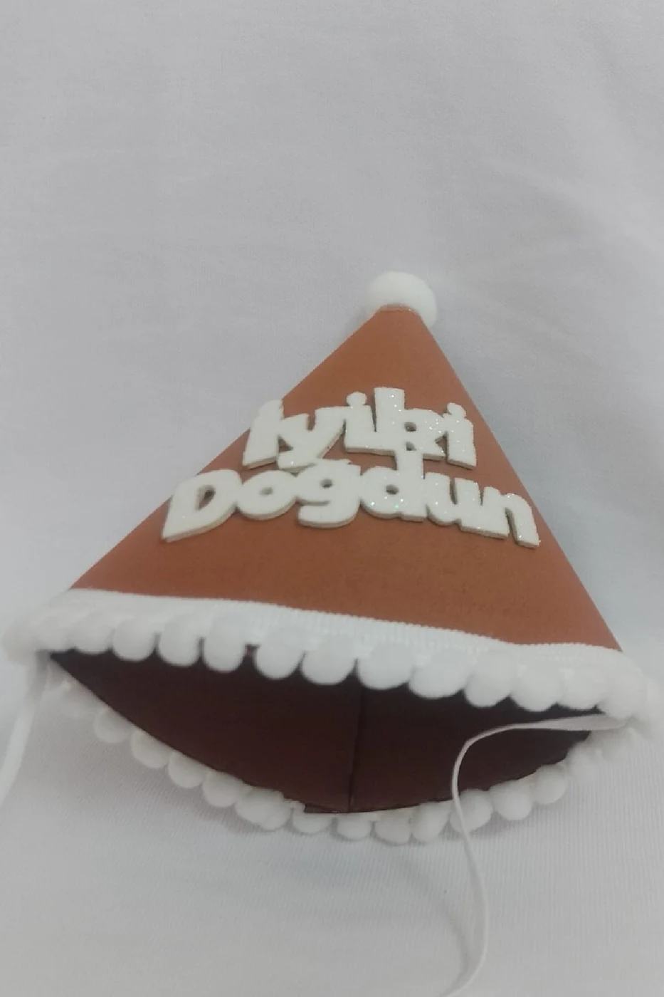 Kukuleta İyiki Doğdun Kahve Üzeri Beyaz Yazılı Doğum Günü Şapkası Mini Boy 13*13CM gorsel 3